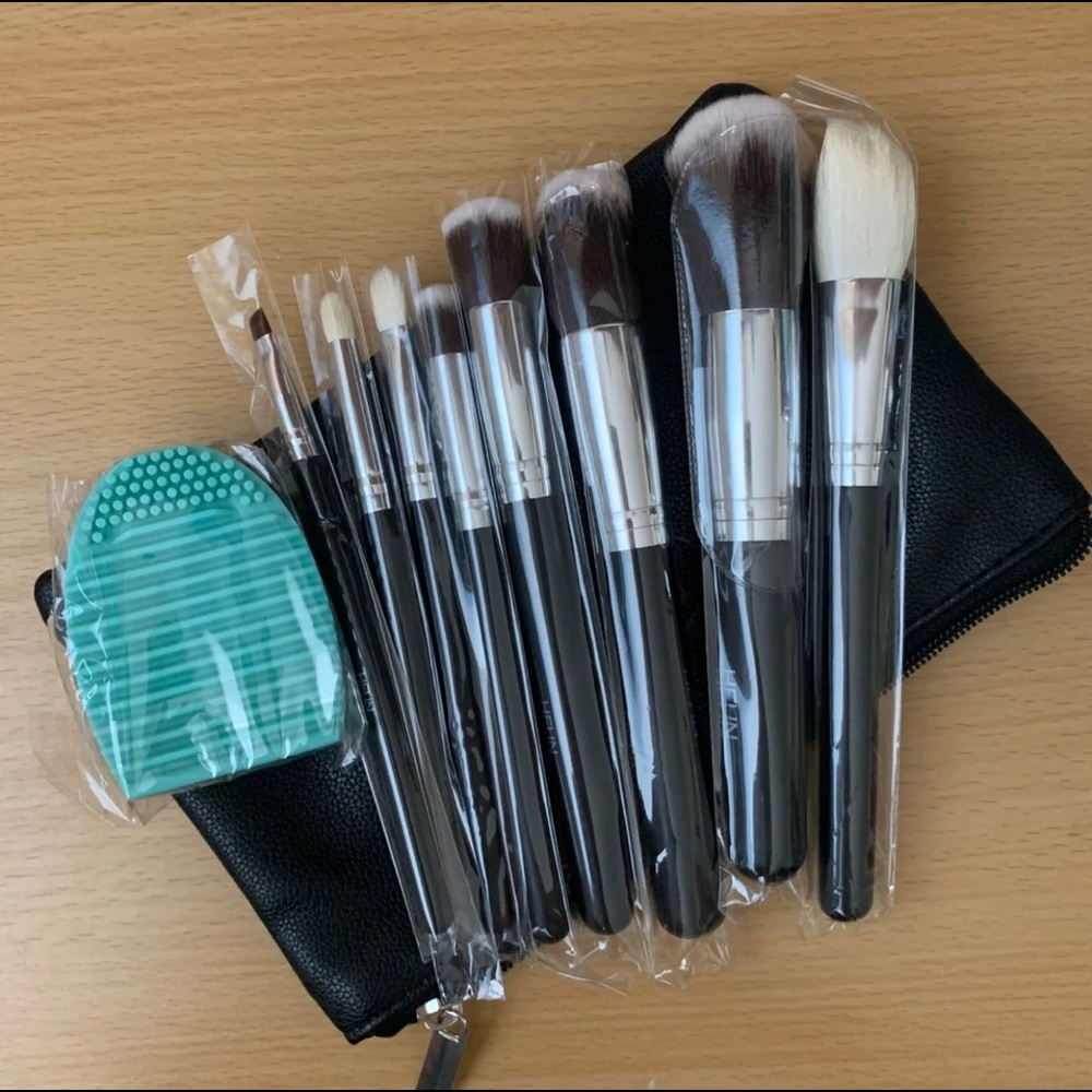 Make up brushes